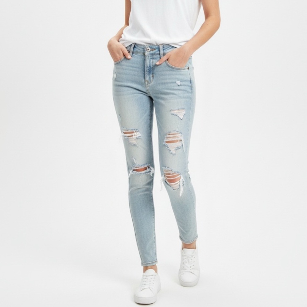 American Eagle Outfitters Light Blue Ripped Skinny Jeans